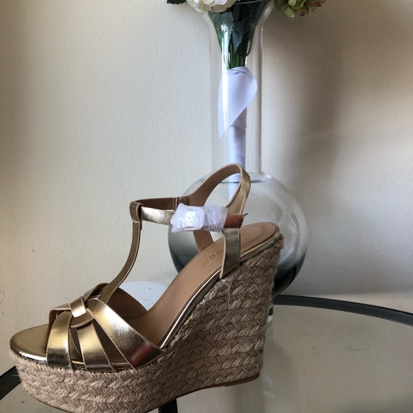 Gold Wedges - Picture 2 of 4